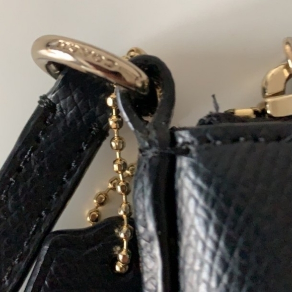 NW crossbody Coach - Picture 2 of 3